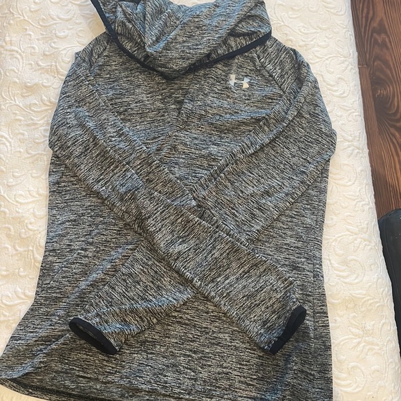 Under armor pullover - Picture 4 of 5